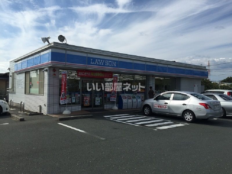 近くのコンビニまで1,671m（徒歩21分）