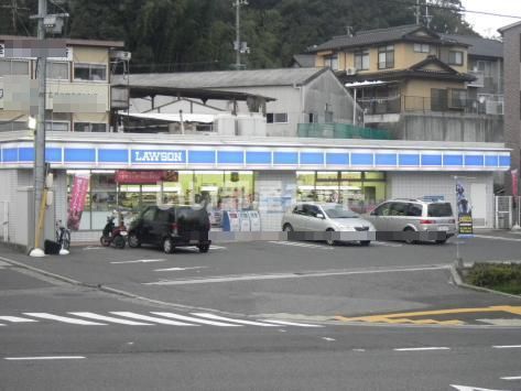 近くのコンビニまで1,209m（徒歩16分）