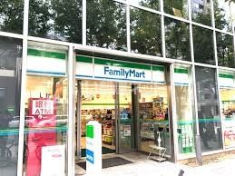 近くのファミリーマート 本町橋店まで507m（徒歩7分）
