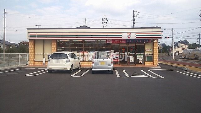 近くのコンビニまで1,147m（徒歩15分）
