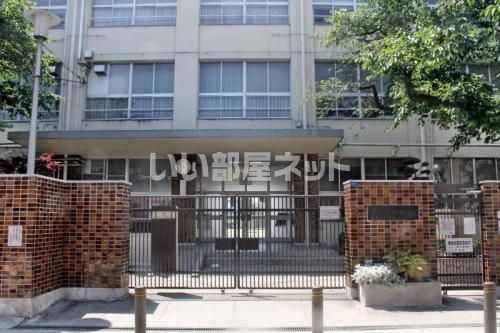 近くの大阪市立東田辺小学校まで1,654m(徒歩21分)