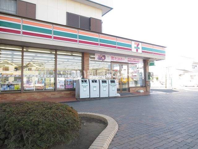 近くのコンビニまで803m（徒歩11分）