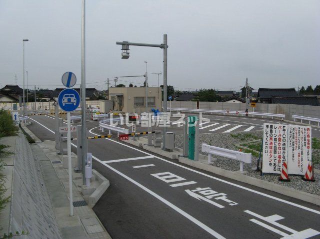 近くの入善スマートICまで3,015m（徒歩38分）