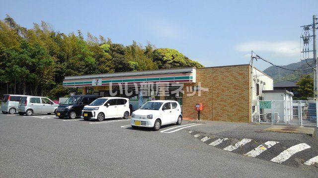 近くのセブンイレブン下関球場前店まで1,171m（徒歩15分）