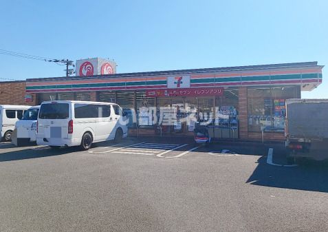 近くのコンビニまで1,281m（徒歩17分）