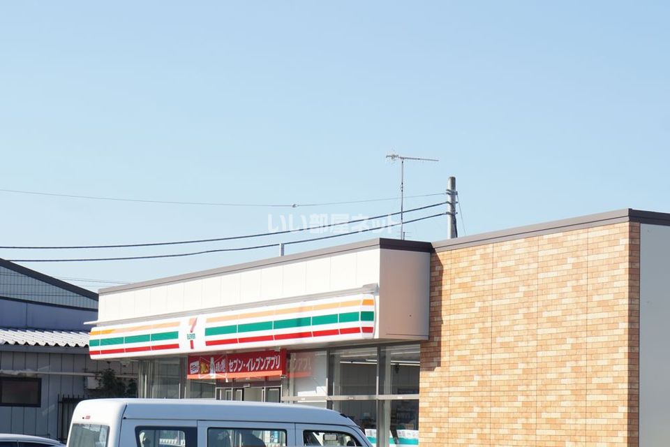 近くのセブン-イレブン水戸卸売センター店まで686m(徒歩9分)