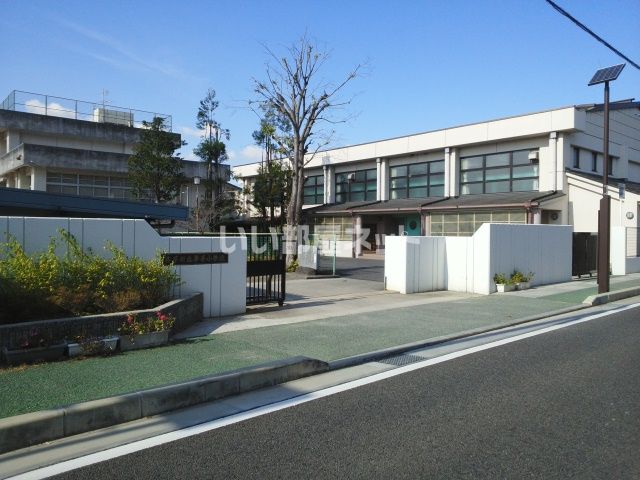 近くの井手町立 井手小学校まで427m（徒歩6分）