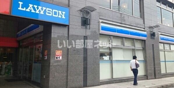 近くのローソン北朝霞駅前店まで426m（徒歩6分）