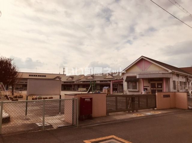 近くの松阪市立中川幼稚園まで1,148m（徒歩15分）