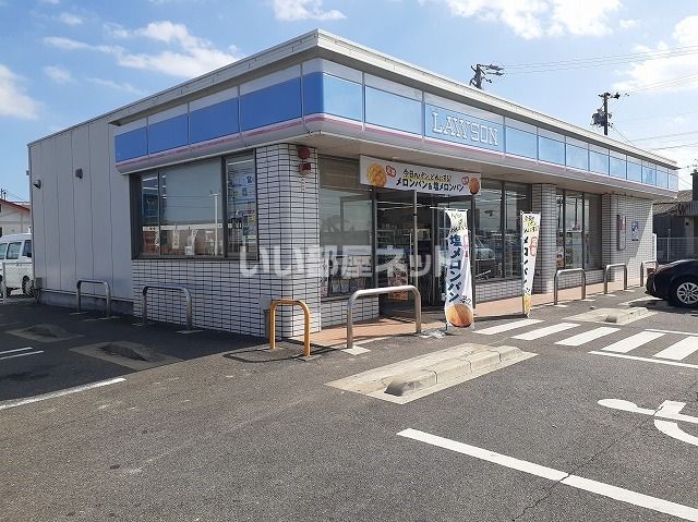 近くのコンビニまで1,642m（徒歩21分）