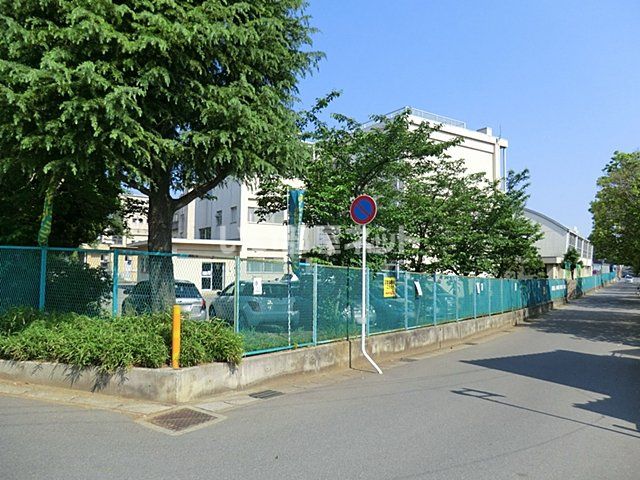 近くの施設まで187m(徒歩3分)