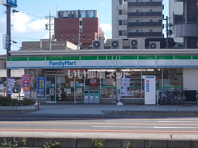 近くのコンビニまで446m（徒歩6分）