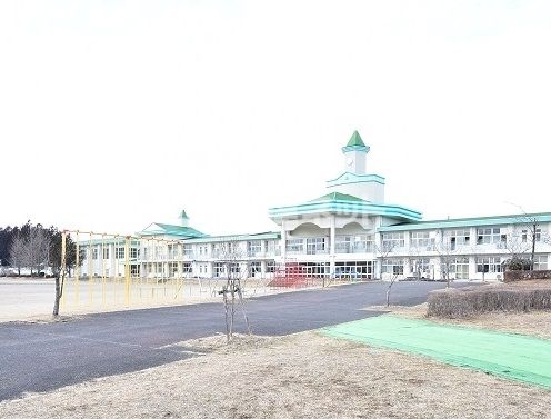 近くの小学校まで1,166m（徒歩15分）
