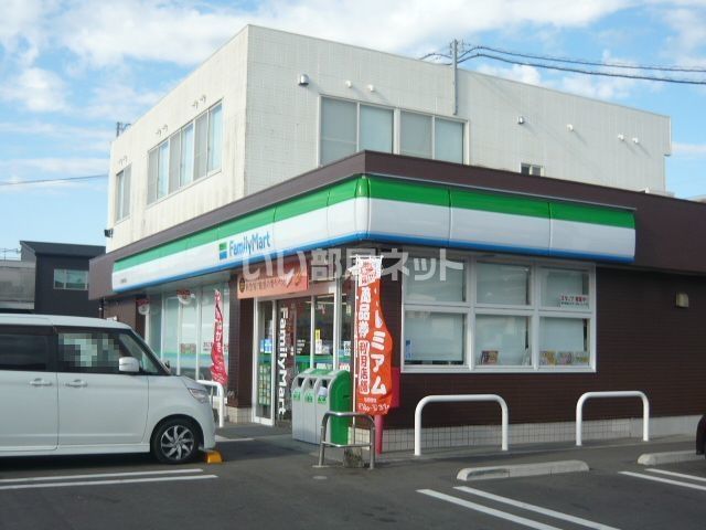 近くのコンビニまで452m（徒歩6分）