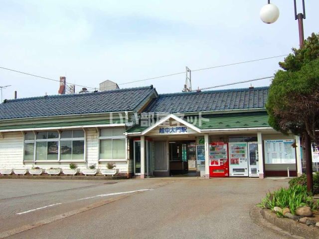 近くの越中大門まで640m(徒歩8分)