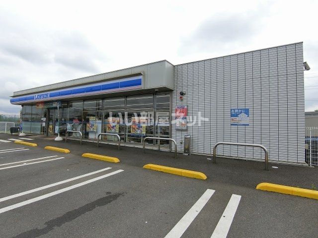 近くのコンビニまで900m（徒歩12分）