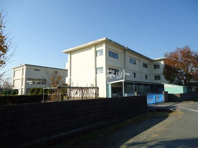 近くの福田中学校まで2,129m（徒歩27分）