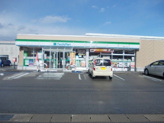 近くのコンビニまで409m（徒歩6分）