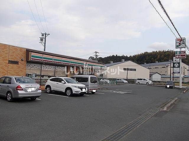 近くのコンビニまで346m（徒歩5分）