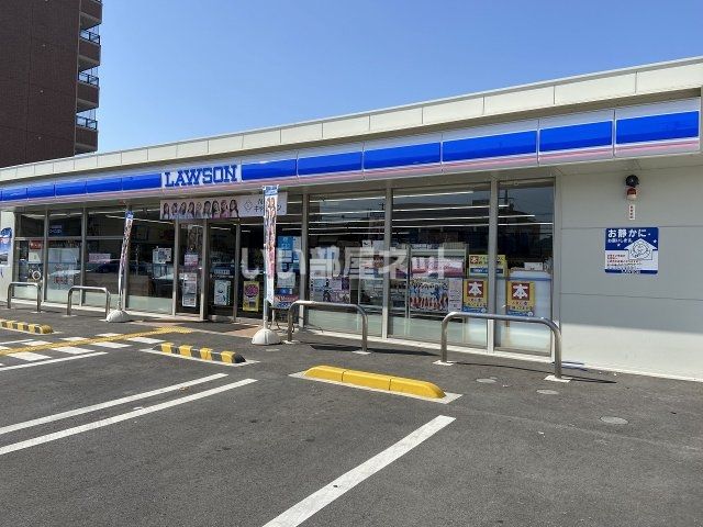 近くの施設まで214m（徒歩3分）