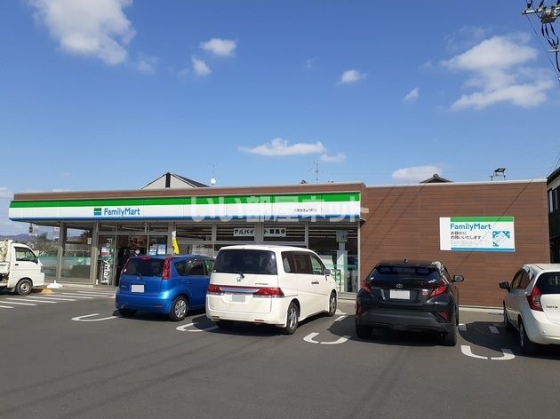 近くのコンビニまで409m（徒歩6分）