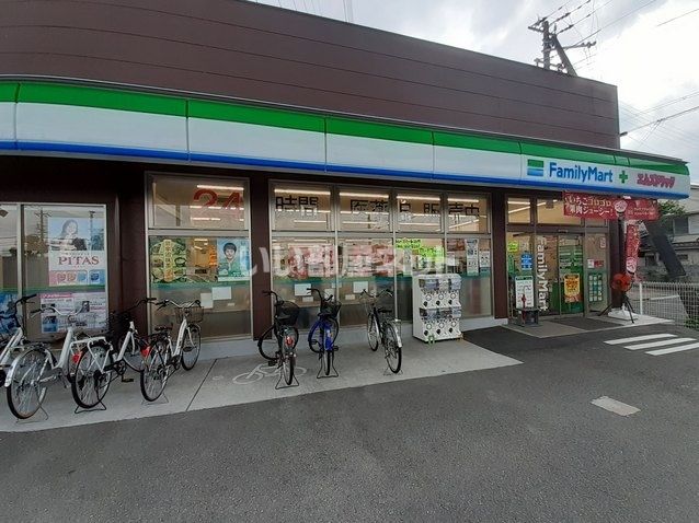 近くのコンビニまで1,266m（徒歩16分）