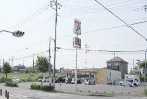 近くのコンビニまで329m（徒歩5分）