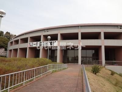 近くの龍ヶ崎文化会館まで796m（徒歩10分）