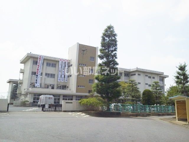 近くの県立藤代高校まで1,097m（徒歩14分）