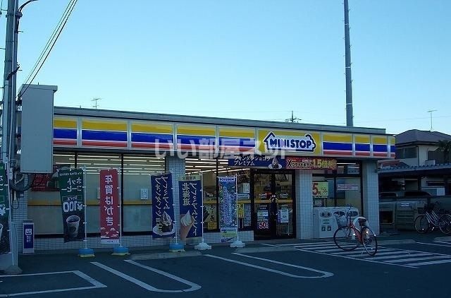 近くのコンビニまで386m（徒歩5分）