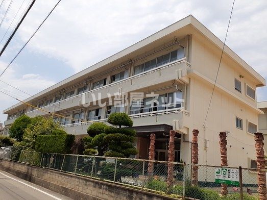 近くの小学校まで203m（徒歩3分）