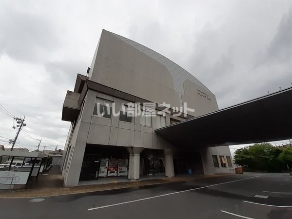 近くの大竹市総合福祉センター・サントピア大竹まで187m(徒歩3分)