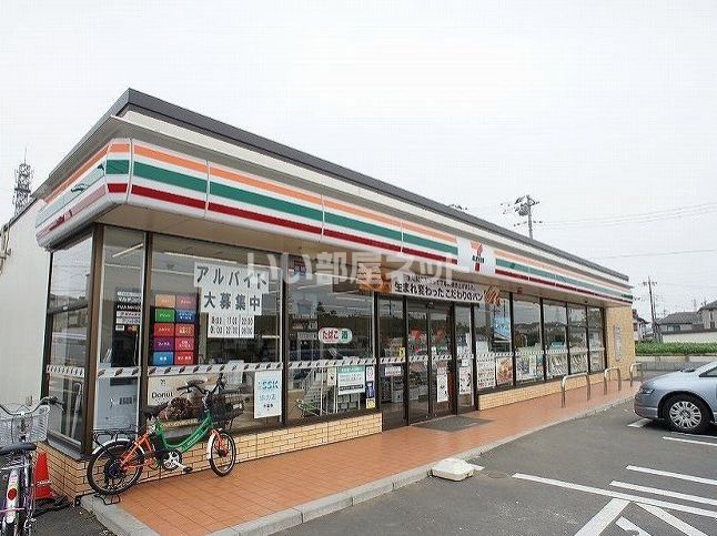 近くのコンビニまで500m（徒歩7分）