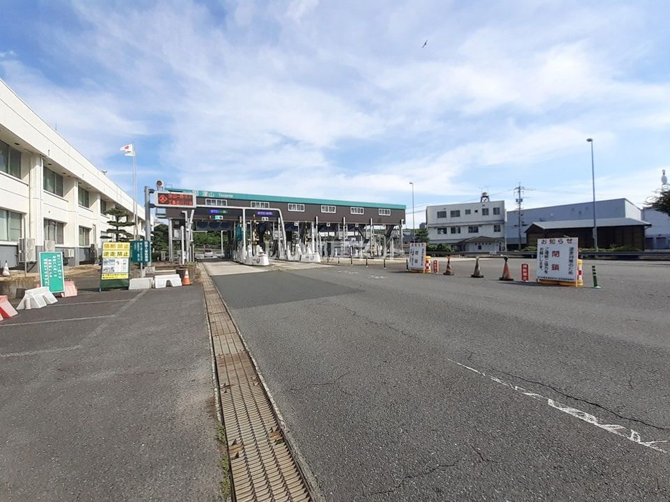 近くの津山ＩＣまで2,397m（徒歩30分）