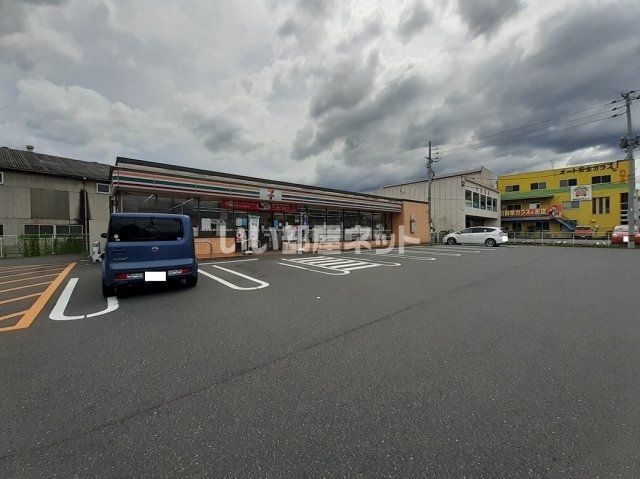 近くのセブンイレブン津山津山口店まで214m（徒歩3分）