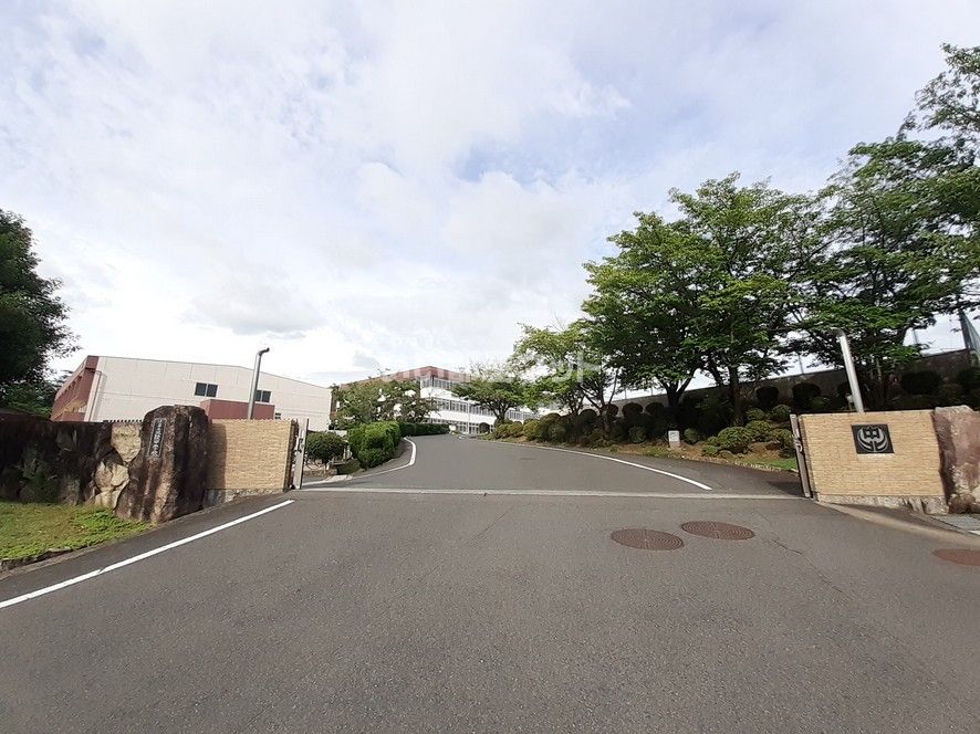 近くの中学校まで1,529m（徒歩20分）