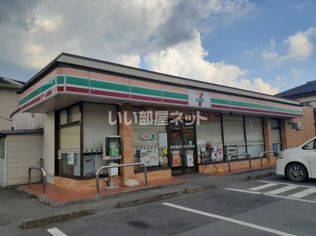 近くのセブンイレブン韮崎藤井店まで714m(徒歩9分)