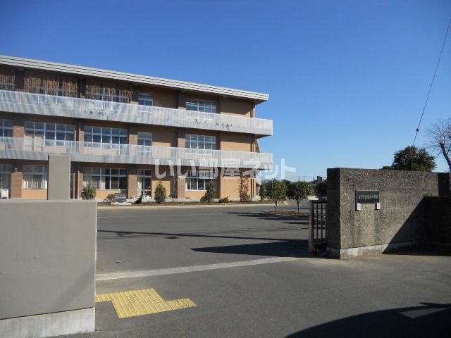 近くの古河市立総和中学校まで1,060m(徒歩14分)