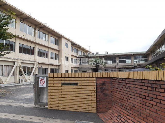 近くの小学校まで192m（徒歩3分）