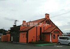 近くの飲食店まで916m（徒歩12分）