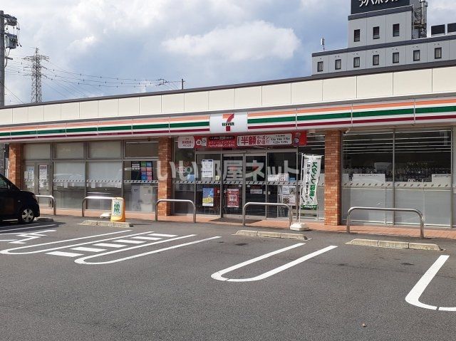 近くのコンビニまで104m（徒歩2分）