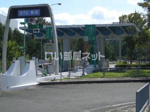 近くの施設まで2,050m（徒歩26分）
