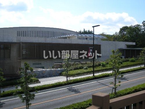 近くの奥田元宋・小由女美術館まで5,519m(徒歩69分)
