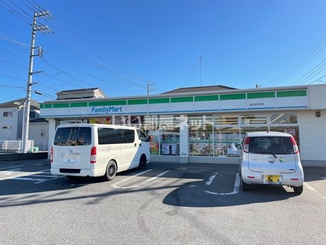 近くのコンビニまで896m（徒歩12分）