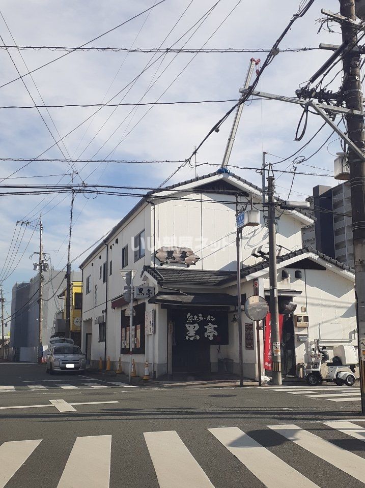 近くの飲食店まで455m（徒歩6分）