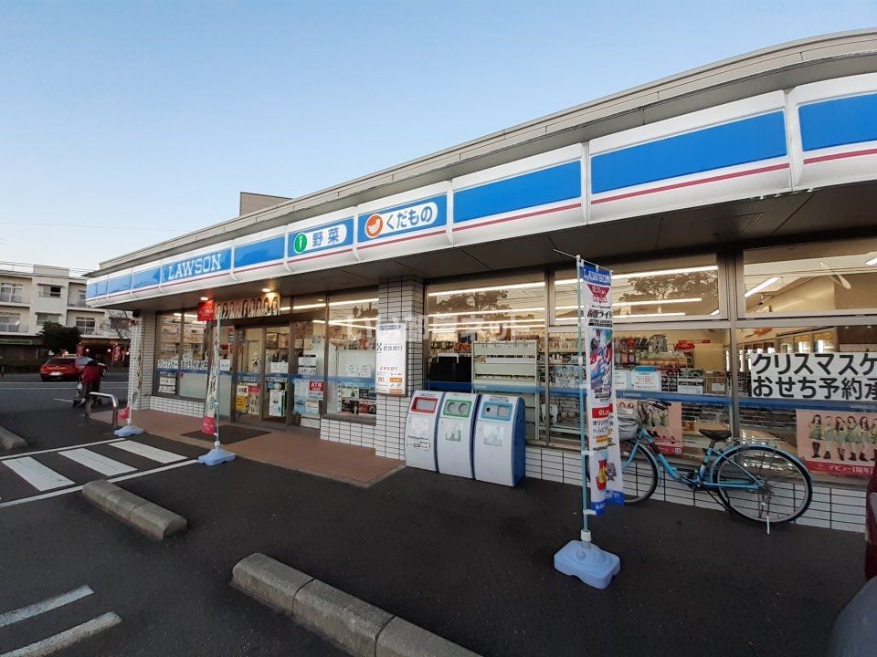 近くのコンビニまで1,124m（徒歩15分）