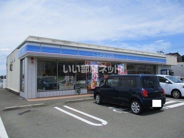 近くのコンビニまで822m（徒歩11分）