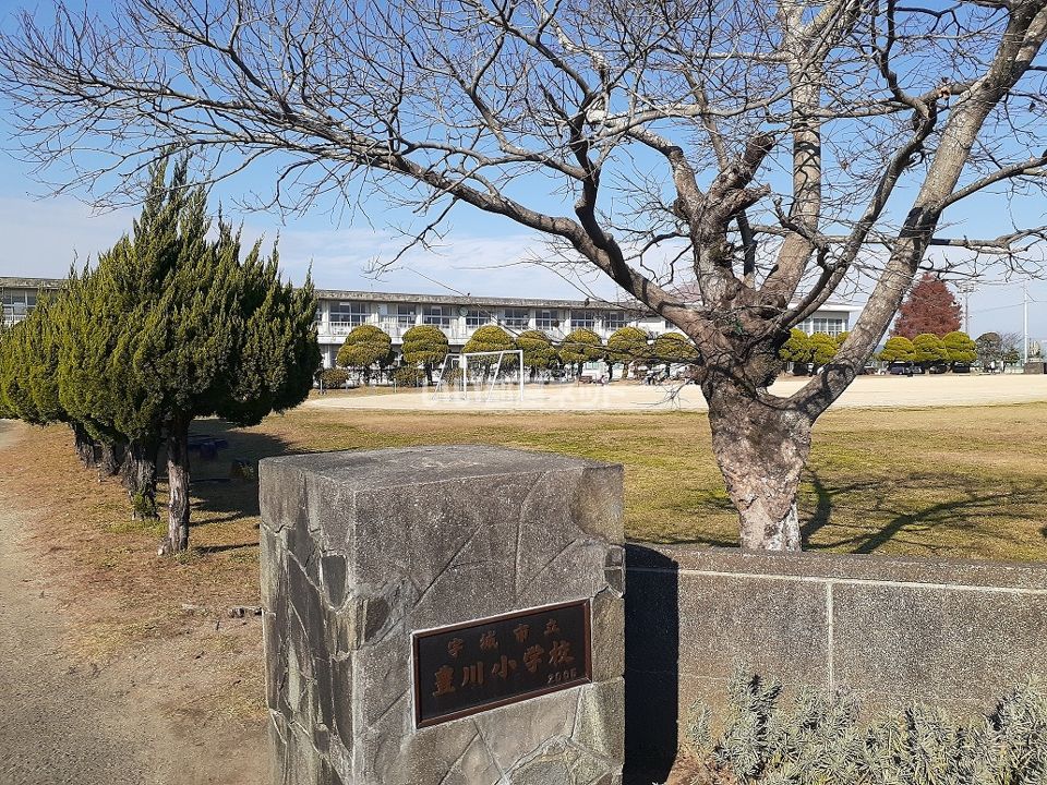 近くの小学校まで3,574m（徒歩45分）