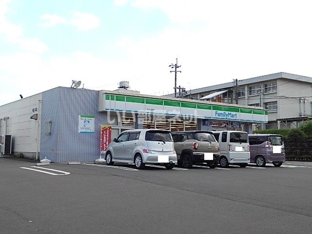 近くのコンビニまで1,787m（徒歩23分）