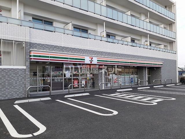 近くのセブンイレブン 益城安永店まで498m（徒歩7分）
